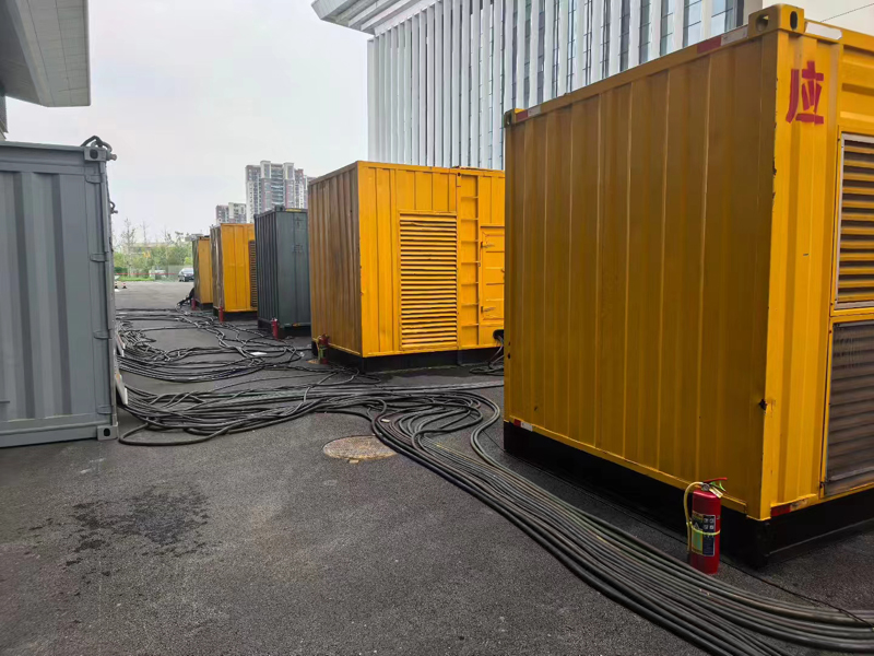 新乡不同季节柴油发电机组保养有哪些注意事项?